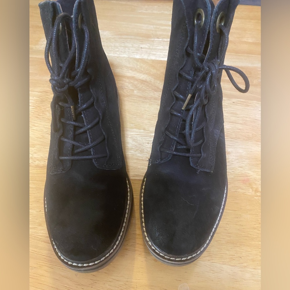 Black suede comfortiva Boots
